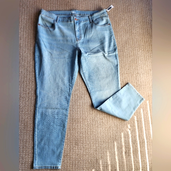 Size 18 Old Navy Super Skinny Blue Jeans BNWT - Picture 1 of 2